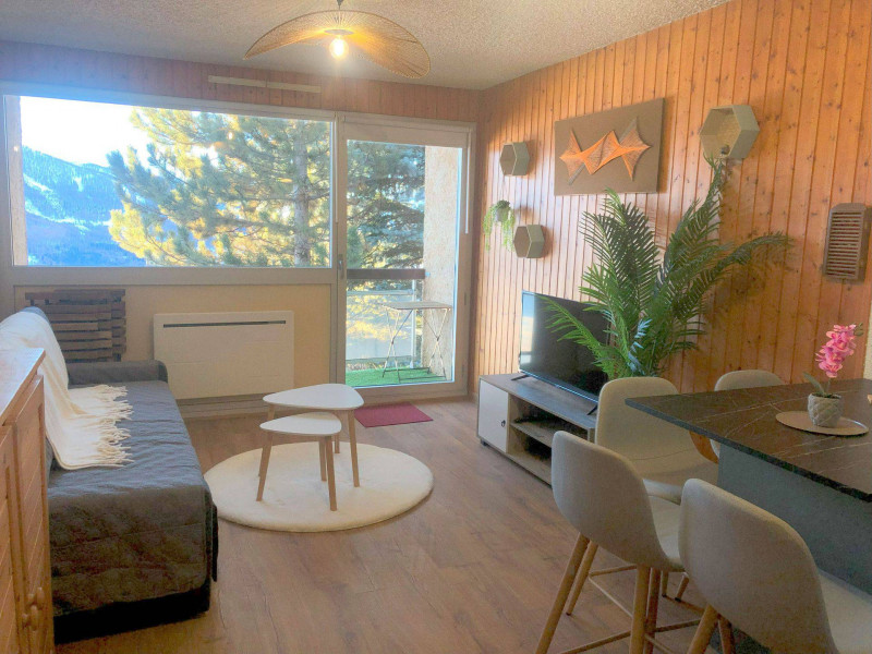 _lv_images__lot_0000450358_01_3484707