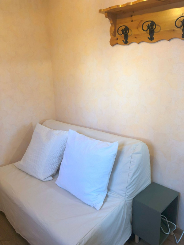 _lv_images__lot_0000450358_05_3426721