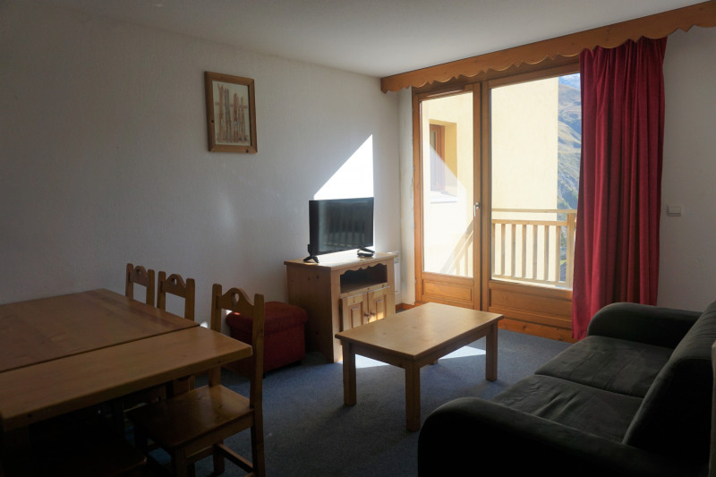 _lv_images__lot_0010150203_04_3425584