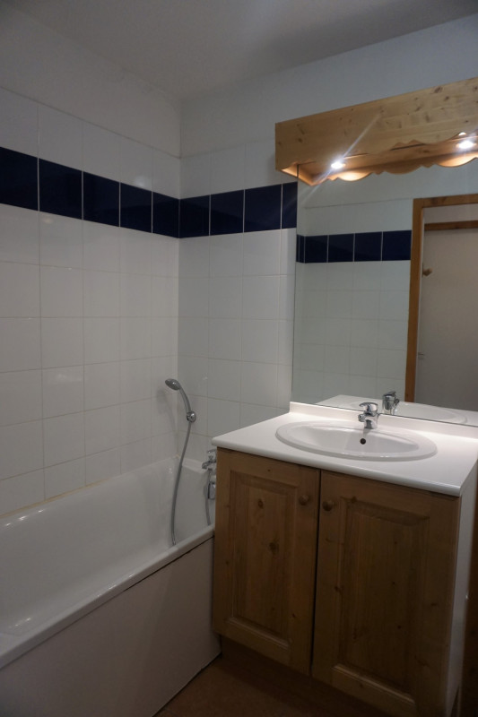 _lv_images__lot_0010150203_07_3449081