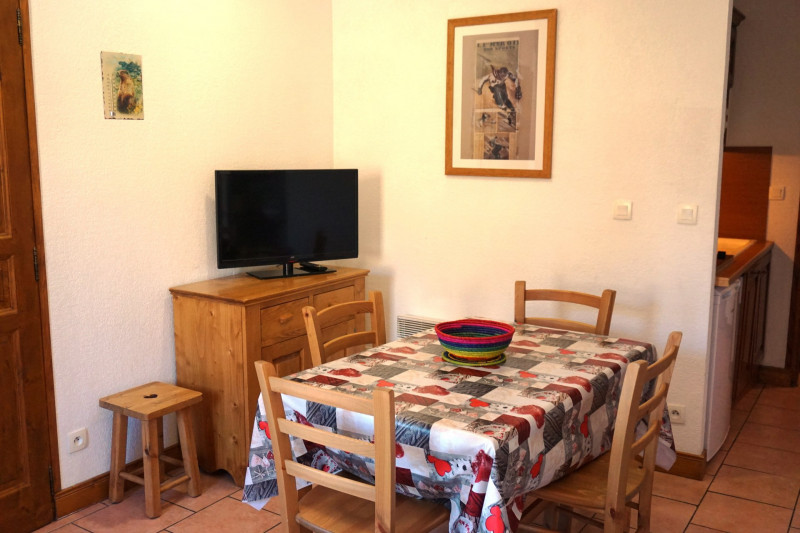 _lv_images__lot_0010950116_02_3327782