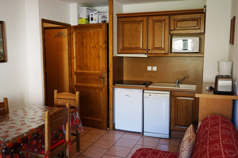 _lv_images__lot_0010950214_02_3401141