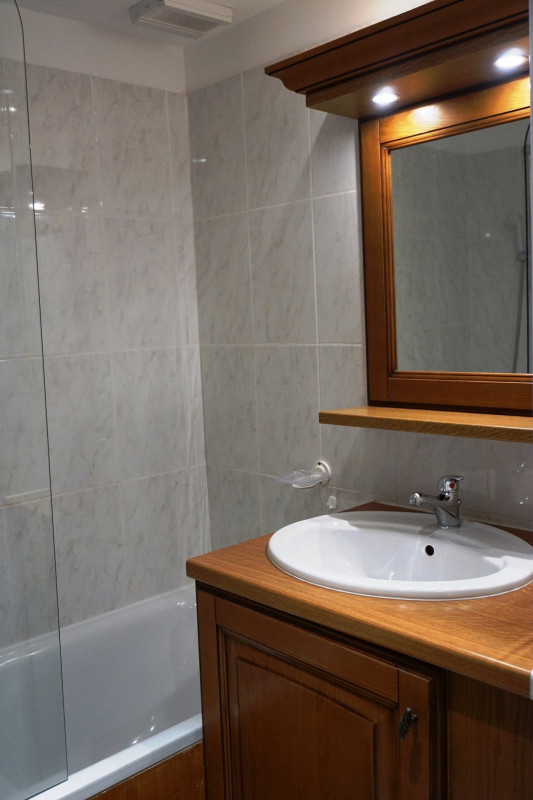 _lv_images__lot_0010950214_06_3399083