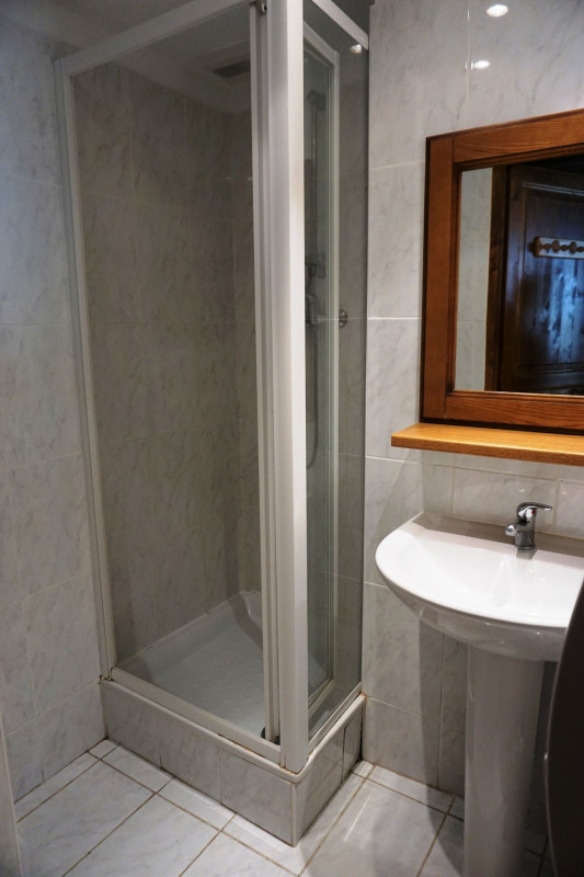 _lv_images__lot_0010950401_08_3196372