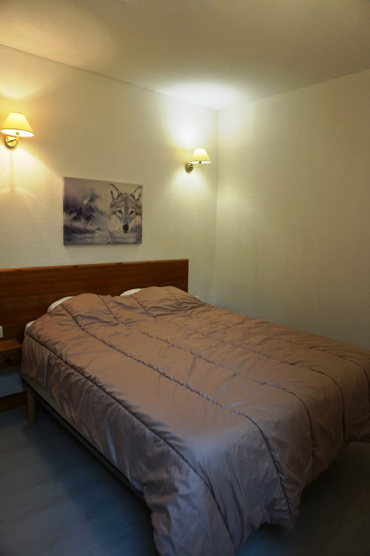 _lv_images__lot_0010950403_05_3289468