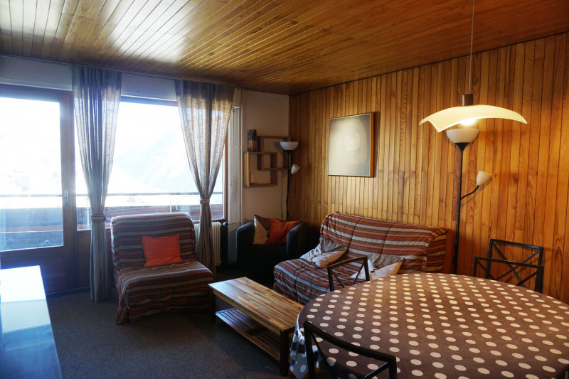 _lv_images__lot_0012000072_01_3325350 _lv_images__lot_0012000072_01_3325350