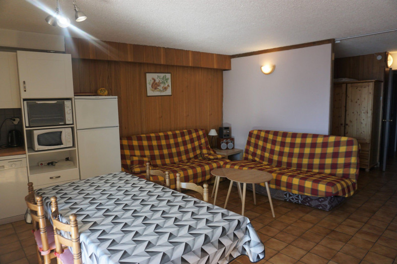 _lv_images__lot_0012100035_04_3309981