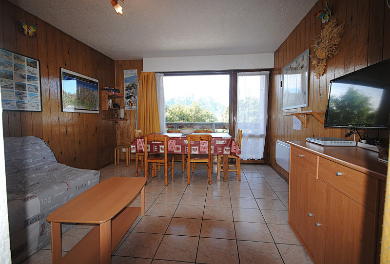 _lv_images__lot_0014450008_02_3258060