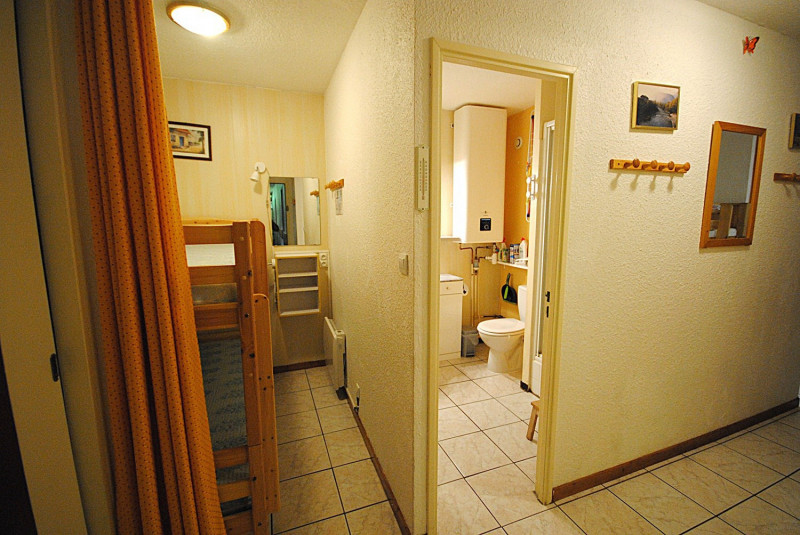 _lv_images__lot_0014450008_04_3203586