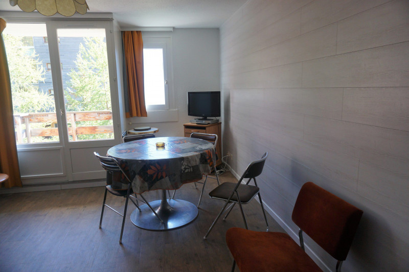 _lv_images__lot_0014500072_03_3475386