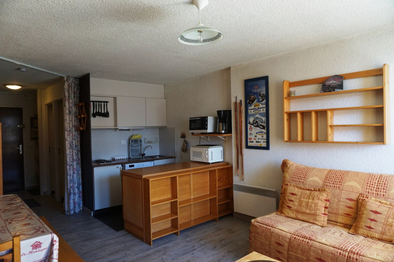 _lv_images__lot_0014500128_03_3388073