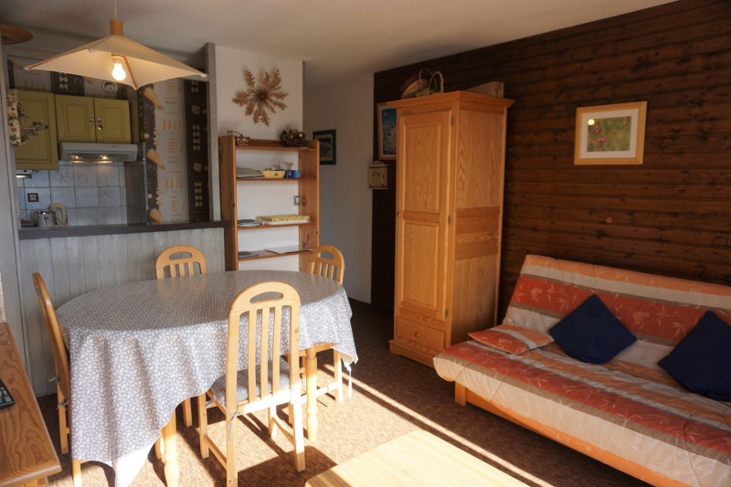 _lv_images__lot_0014800020_02_3473731