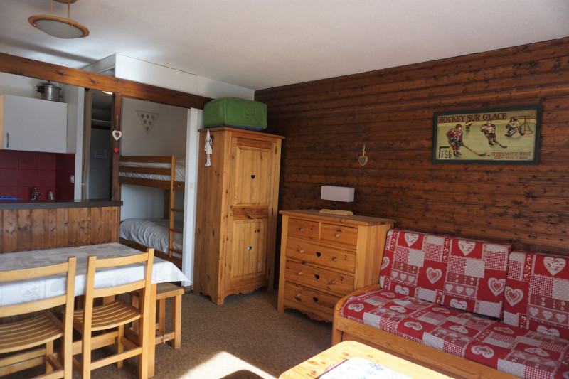 _lv_images__lot_0014800037_01_3312962