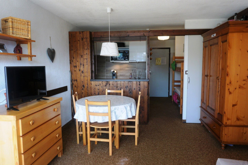 _lv_images__lot_0014850017_02_3187232