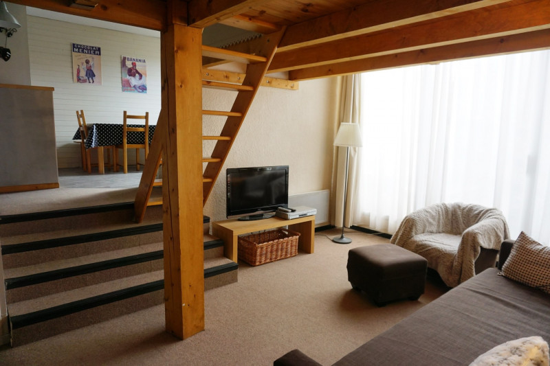 _lv_images__lot_0015100051_01_3304622