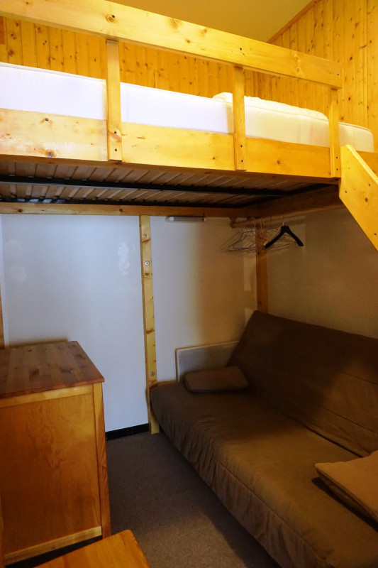 _lv_images__lot_0015100051_06_3374053