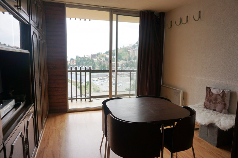 _lv_images__lot_0015200006_02_3305520