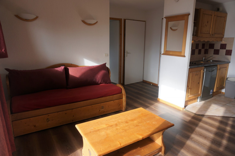 _lv_images__lot_0015200069_04_3415288