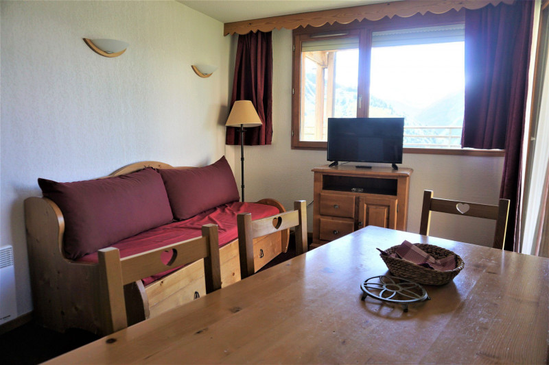 _lv_images__lot_0015200083_03_3481666