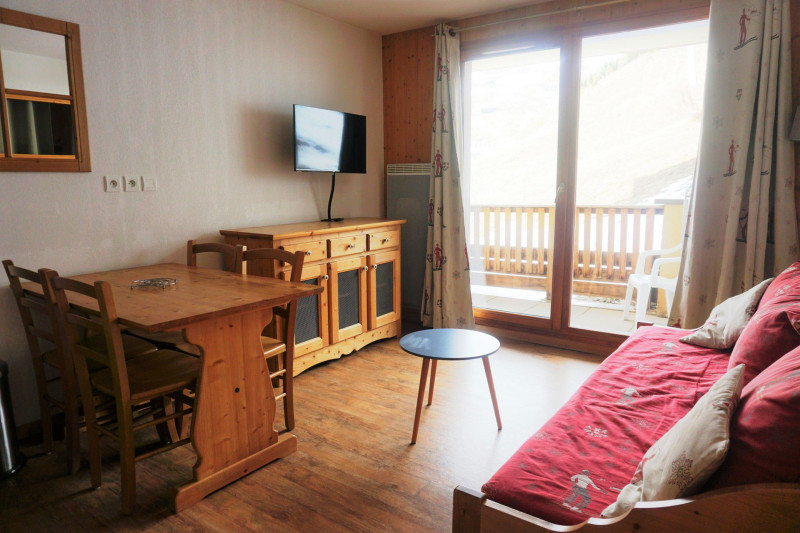 _lv_images__lot_0015200123_02_3365639