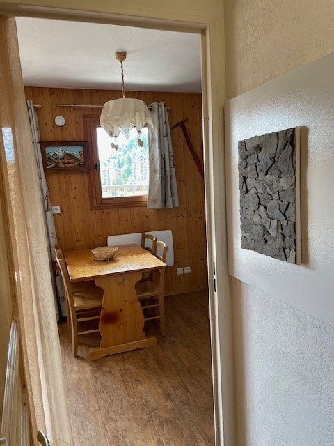 _lv_images__lot_0015200134_03_3211699