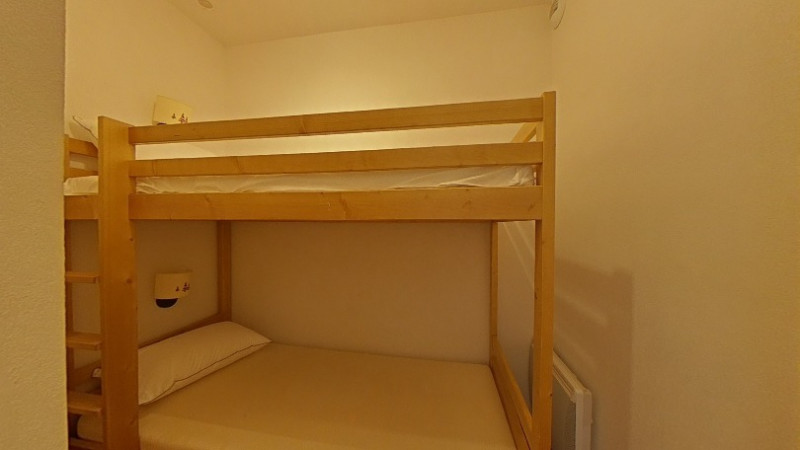 _lv_images__lot_0015200137_09_3193592