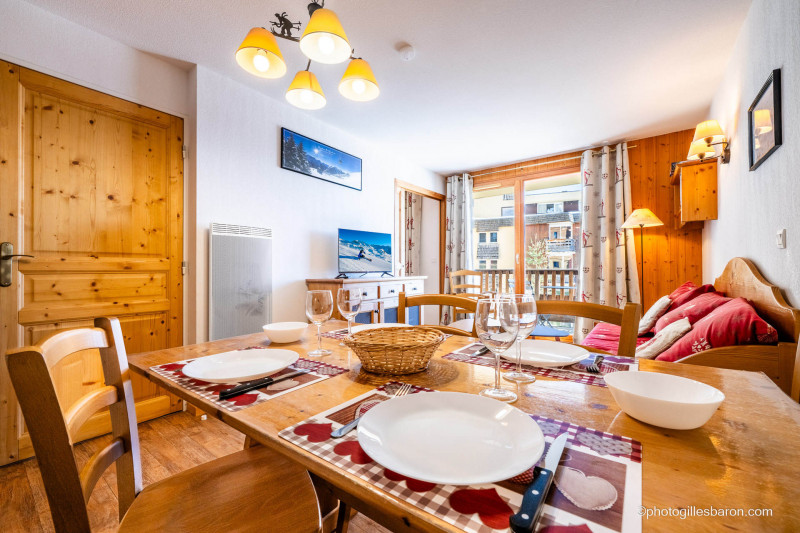 _lv_images__lot_0015200159_02_3237278