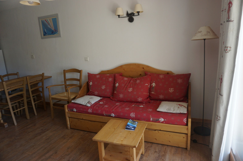 _lv_images__lot_0015200165_02_3396289