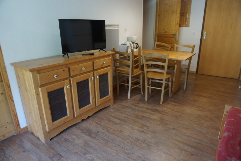 _lv_images__lot_0015200173_03_3203994