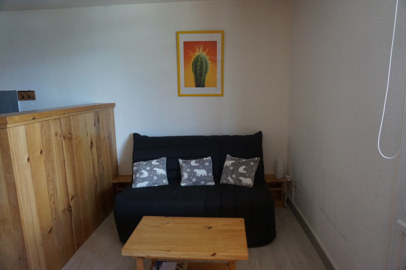 _lv_images__lot_0015200196_01_3489543