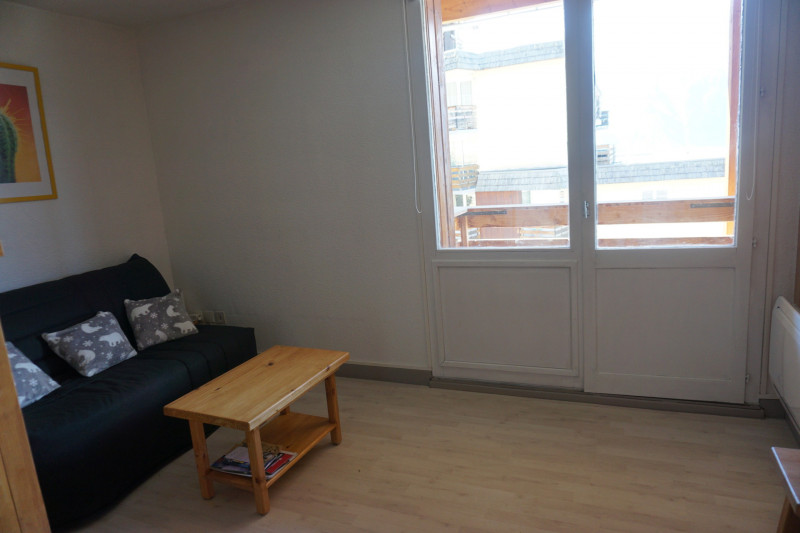 _lv_images__lot_0015200196_02_3489544