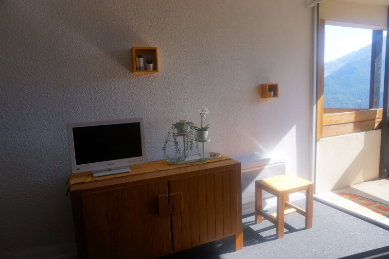 _lv_images__lot_0015200201_03_3313236