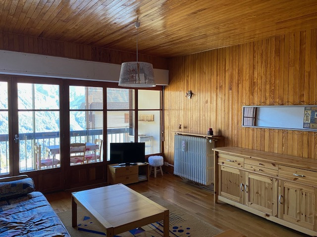 _lv_images__lot_0015200205_02_3237699