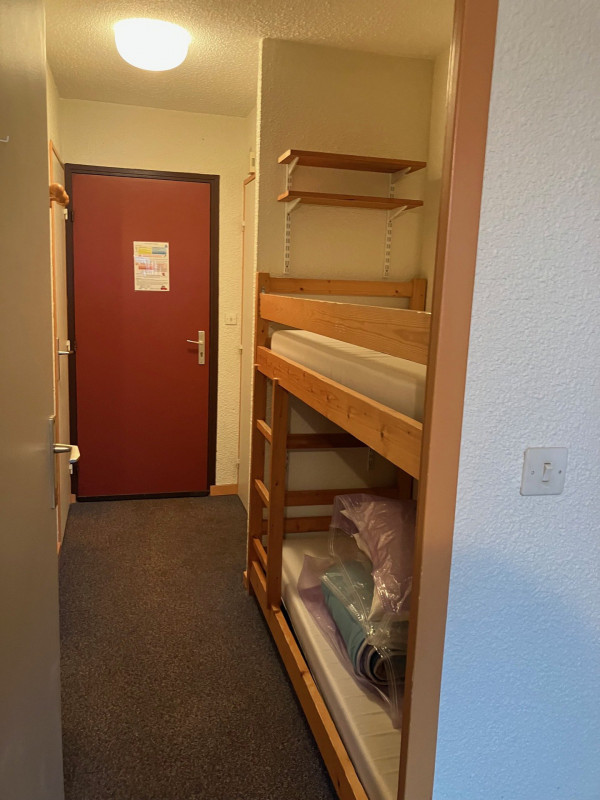 _lv_images__lot_0015200223_06_3211933