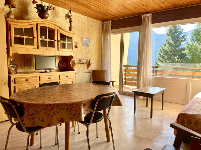 _lv_images__lot_0015200255_01_3469868