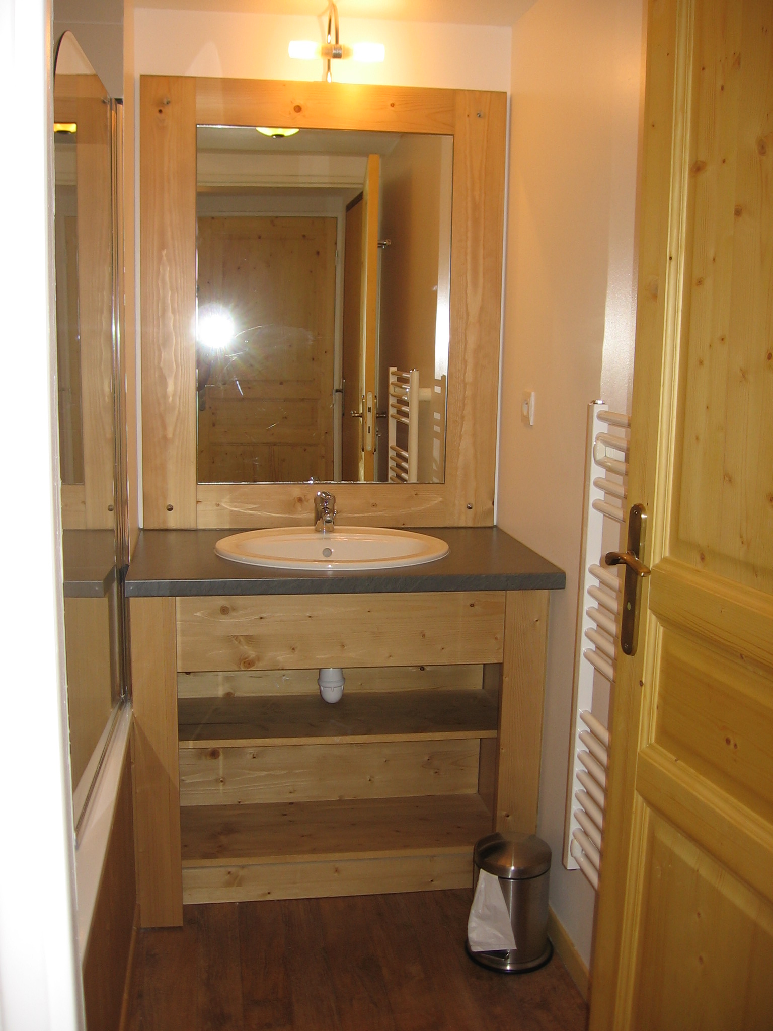 salle-de-bain-terrasses-de-la-bergerie-orcieres-labellemontagne-odalyss-12573